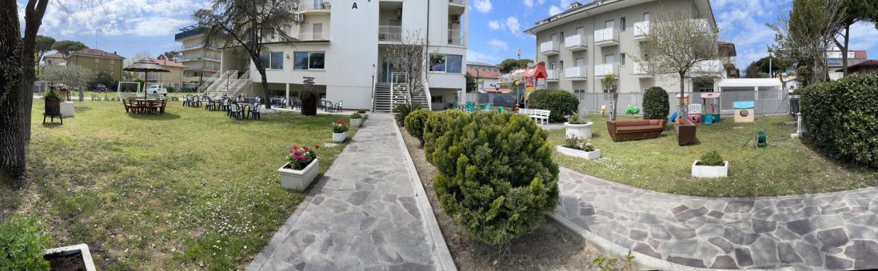 Hotel Amedea Cervia Exterior foto